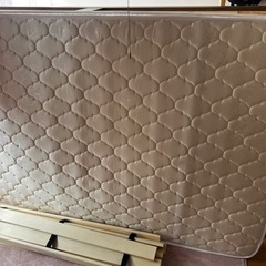 (取引者決定)セミダブルベッドの画像