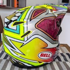 BELL モトクロスヘルメット MOTO９中古美品サイズL の画像