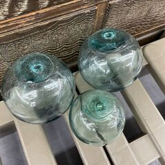 浮き球 ガラス玉 直径約24cm＋約6～8ｃｍ 7個セット まとめて オブジェ 飾り 浮き玉 漁具オブジェ 硝子製 インテリア 置物 札幌市手稲区の画像
