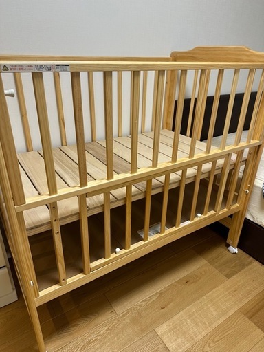 【新品】カトージ　ハイシートベビーベッド