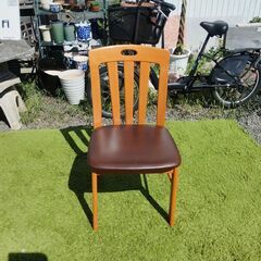お買い得品！【在庫2脚】ダイニングチェア 木製の椅子 持ち手付き...