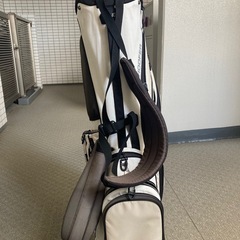 キャディバッグ PING スタンド付き 軽量。ホワイトの画像