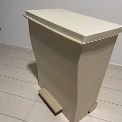 クード　ゴミ箱
