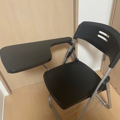 テーブル付き折り畳み椅子