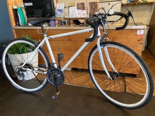 【前後タイヤ・チューブ新品！】3×7速　700×28cロードバイク　ホワイト