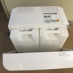 Panasonic 気化式加湿機　FE-KFE10 大容量加湿器の画像