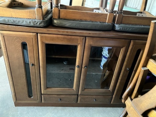 カリモク　食器棚