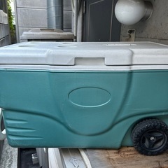 コールマンのクーラーボックスの画像