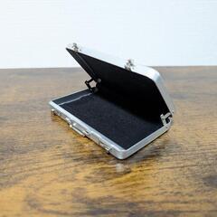 アタッシュケース型カードケースの画像