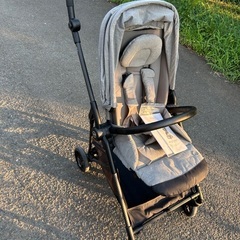 再々値下げしました。定価7万円ほどでした。cybex MELIO CARBON