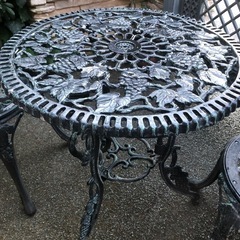 取引き中！鋳物ガーデンテーブルセットの画像