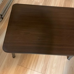 【無料】折りたたみの机の画像