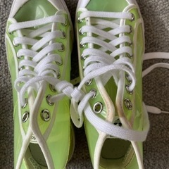 adidasスニーカーの画像