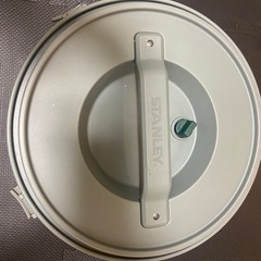 スタンレーウォータージャグ　キャンプ用品の画像
