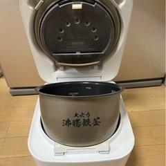 本日帰宅する為20時引き取りで4000円日立IHジャー炊飯器　RZ-C1000E7M-2020年製の画像