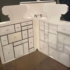 CHANEL アドベントカレンダーの画像