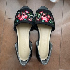 新品　刺繍サンダル