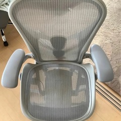 アーロンチェア　ホワイトBサイズ