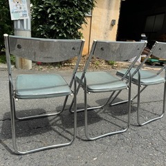 折り畳み椅子　1つ300円の画像
