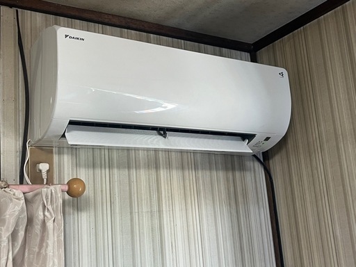 メーカーお任せ新品エアコン2.8kw 主に10畳用  工事込み \n