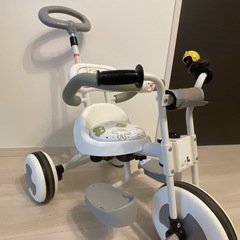 ディズニー トライクピュア 三輪車（ホワイト）かじとり おしゃれ トイザらス限定
の画像
