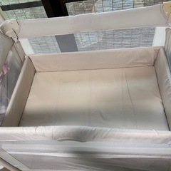 アップリカ　ベビーベッドの画像