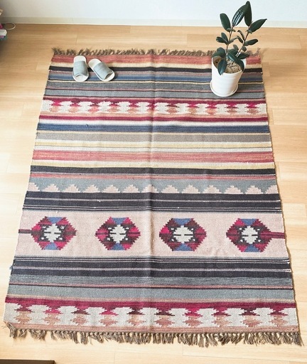 【値下げしました】良品　unico  ラグ