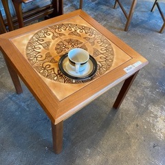 アンティークタイル　サイドテーブルの画像