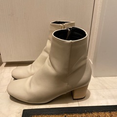 美品ブーツ