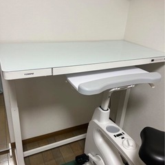 フレキシスポット　EG8 ホワイト　パソコンデスク　ガラス天板の画像