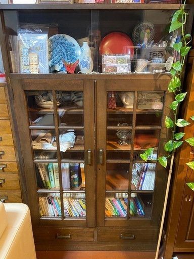 本棚　食器棚　アンティーク家具