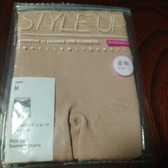 未使用品　ユニクロ　スタイルアップショーツの画像