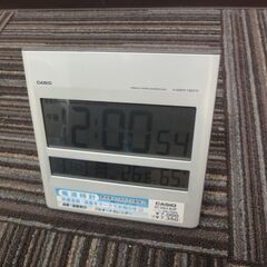 デジタル電波時計  置き時計 / 壁掛け時計 ★中古★　温度湿度日付の画像