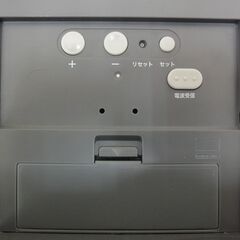 デジタル電波時計  置き時計 / 壁掛け時計 ★中古★　温度湿度日付の画像