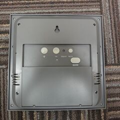 デジタル電波時計  置き時計 / 壁掛け時計 ★中古★　温度湿度日付の画像