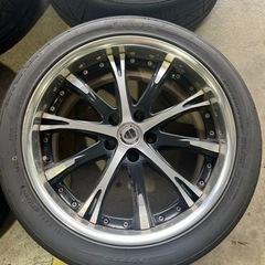 車のパーツ タイヤ、ホイール