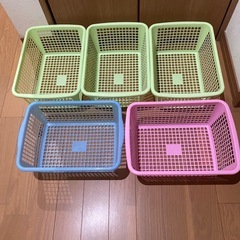 プラスチックカゴ　５個の画像