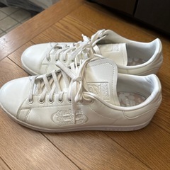 アディダス　スニーカー