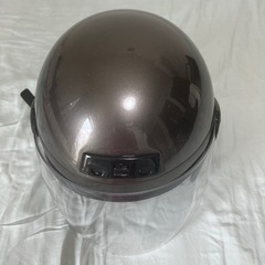 ヘルメット
