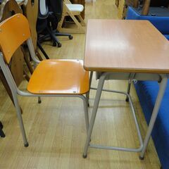 ① 学校の机と椅子セット コクヨ 勉強机 学習机 教室イス 机 オブジェ ノスタルジー 札幌市 西岡店の画像