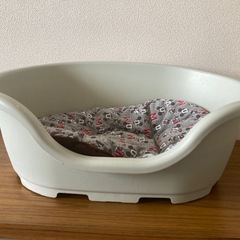 犬猫ウサギ用クッション、寝床、CAINZ、ペットベッド、 約幅56.4cm 奥行39.5cm 高さ23cm ベージュ プラスチックペットベッド Lサイズ 犬 猫 ペットハウス 通年、茶色、ミッキーマウスの画像