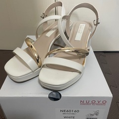 NUOVOサンダル白23.0センチ