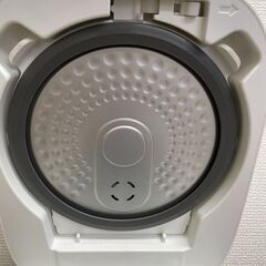 TOSHIBA 炊飯器　IHジャー　RC-5XL 2017年製の画像