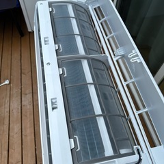 極美品】2022年製ルームエアコン2.2kW 6〜8畳用