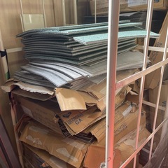 【全て無料で差し上げます】50×50cm タイルカーペット  大量の画像