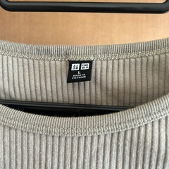 ユニクロ　ショート丈トップスの画像
