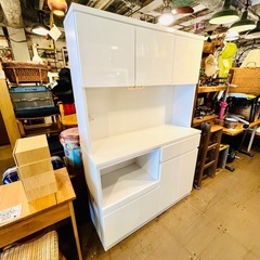 《売約済》【武蔵小山店】  食器棚　ワイド　家族　ファミリー　2人暮らし　白家具　大容量　キッチン　収納　システムカウンター　検）レンジボード　レンジ台　白物　家具　🚚 運搬無料エリア有 / 品川区 リサイクルショップ ランバールーム 武蔵小山店  ◀︎ 武蔵小山パルム 戸越銀座 隣