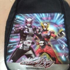 仮面ライダーの肩掛けカバンの画像