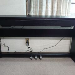 電子ピアノ　Roland F701