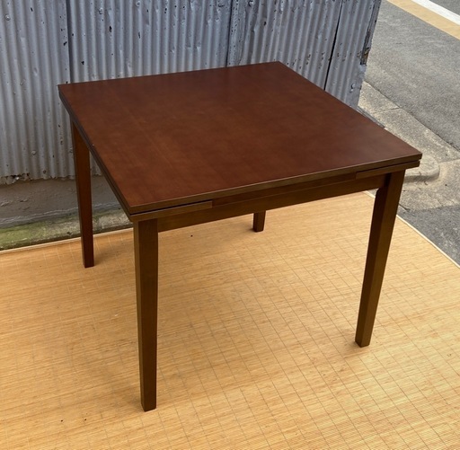 伸長式ダイニングテーブル 